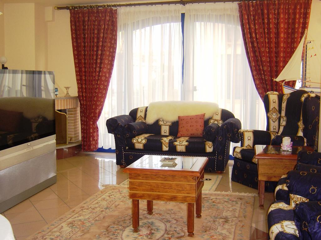 Kalimera Hotel Poros Town Eksteriør bilde